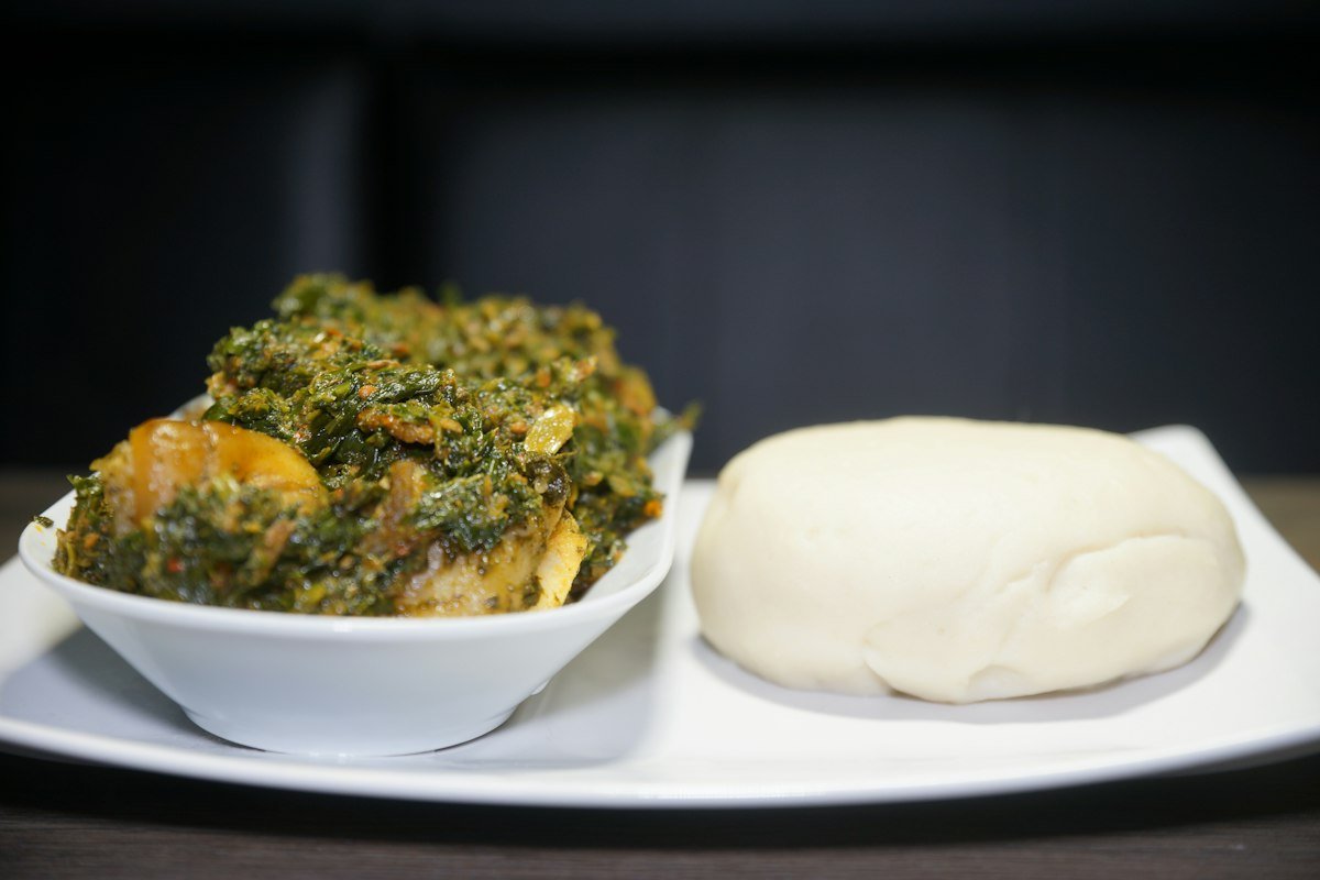 A shared fufu machine for Kejetia's chop bars
