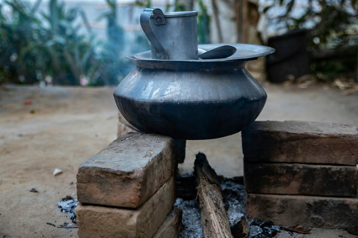 The Kettle Pot: a clay cookstove that uses half the charcoal