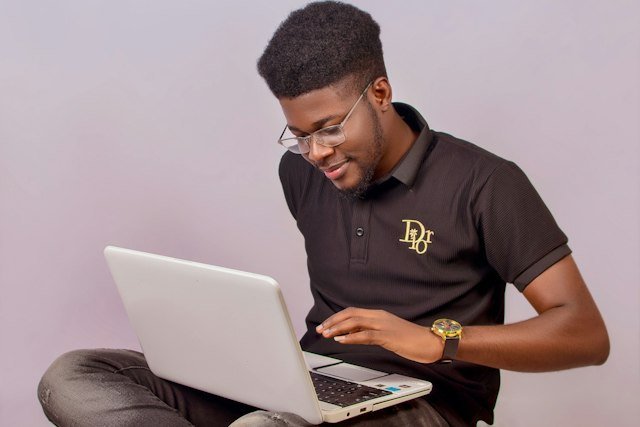 A free CV and job-hunting clinic for graduates