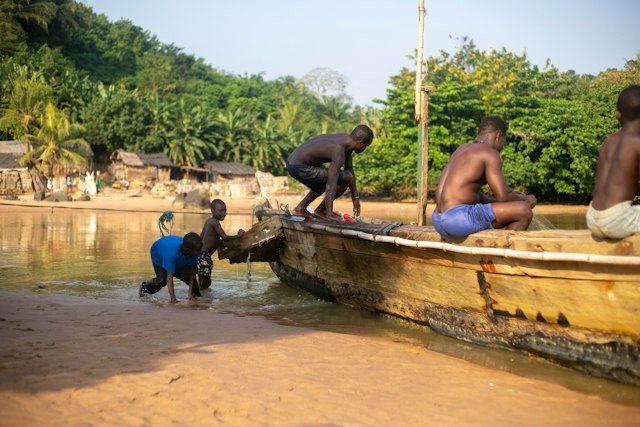 Tides: a documentary about Chorkor's fishermen