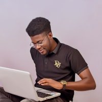 A free CV and job-hunting clinic for graduates